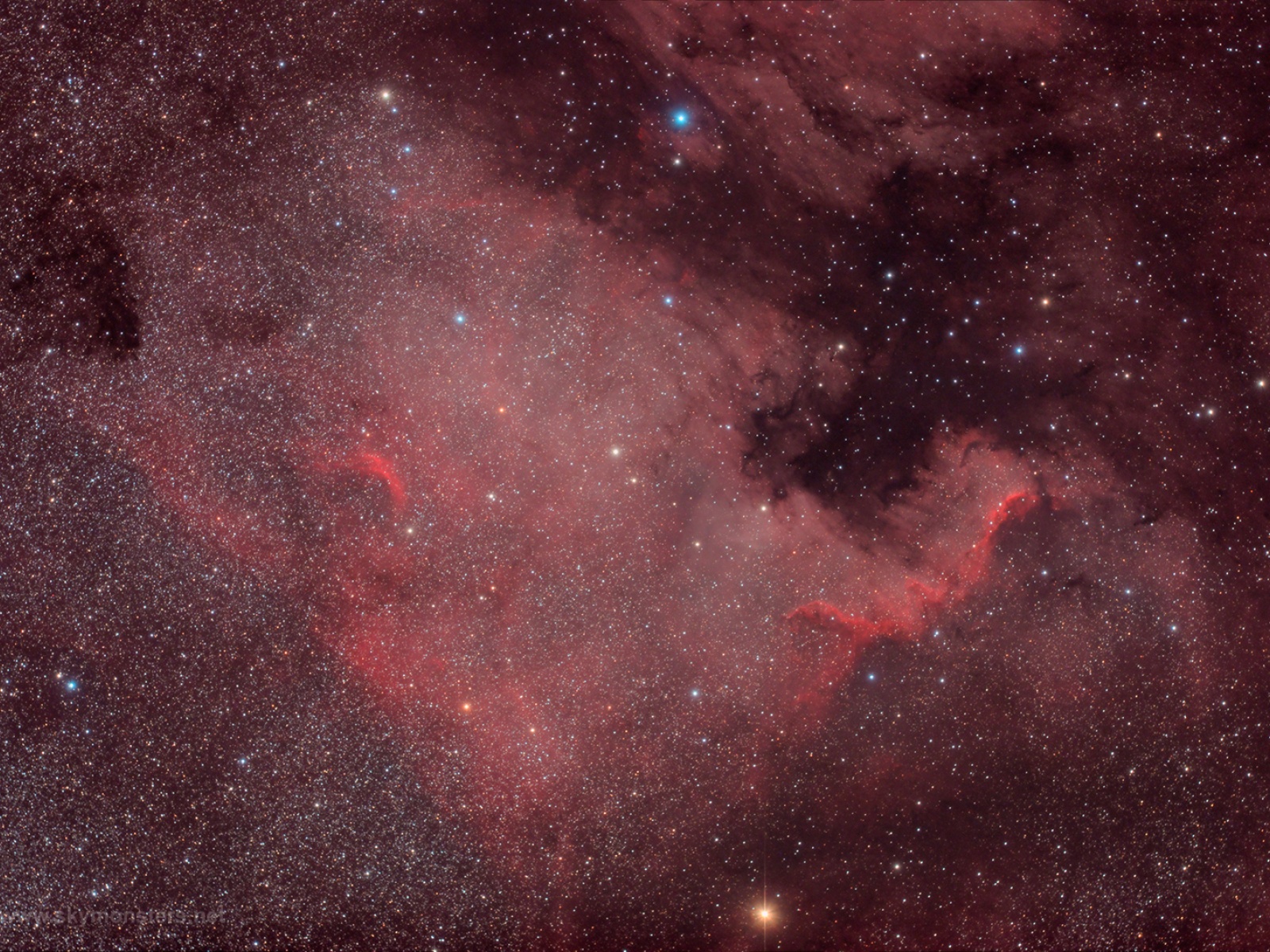 Emission Nebula NGC7000 at high resolution