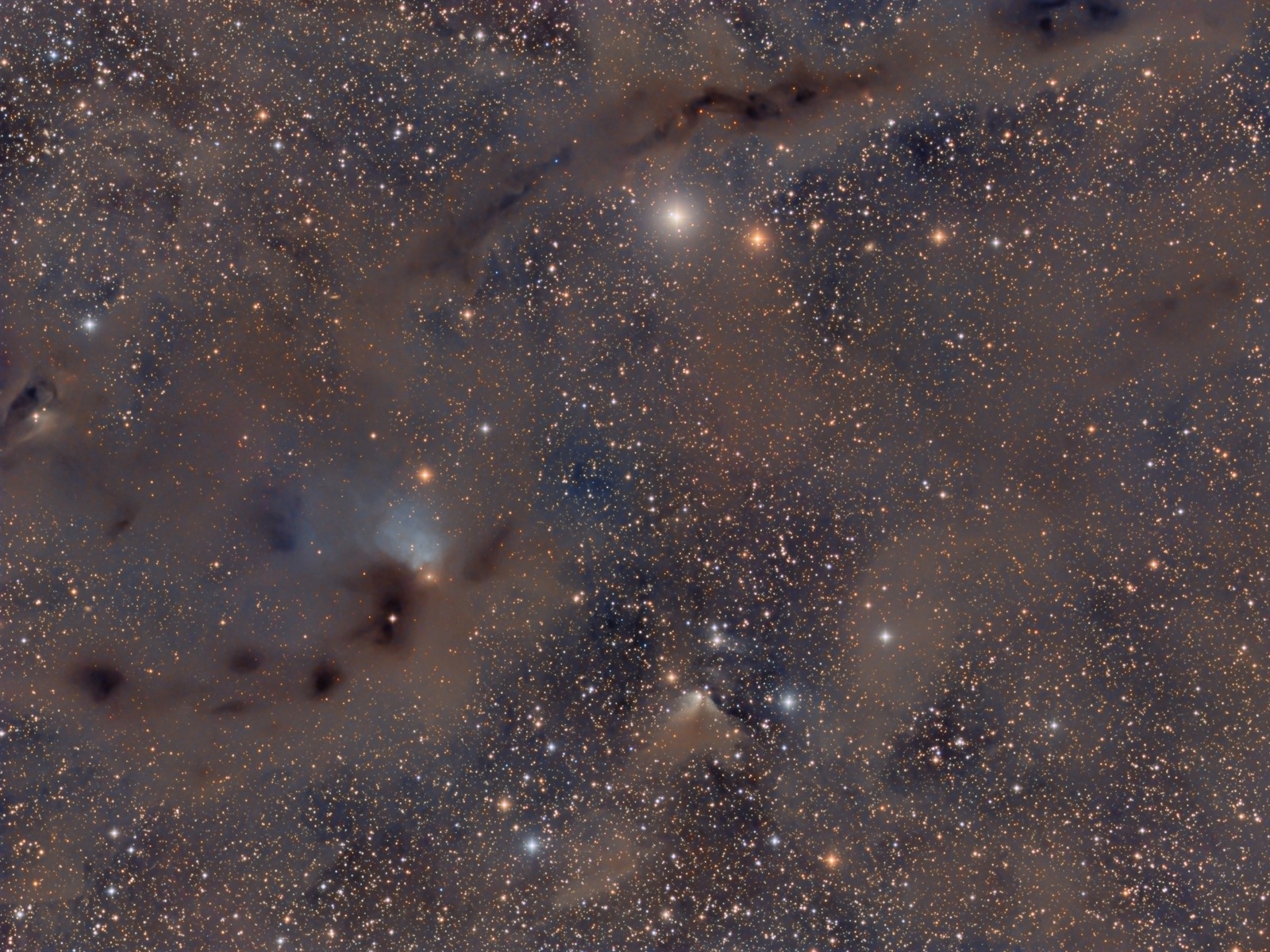 Dust Cloud VdB27 and Dust Clouds at high resolution